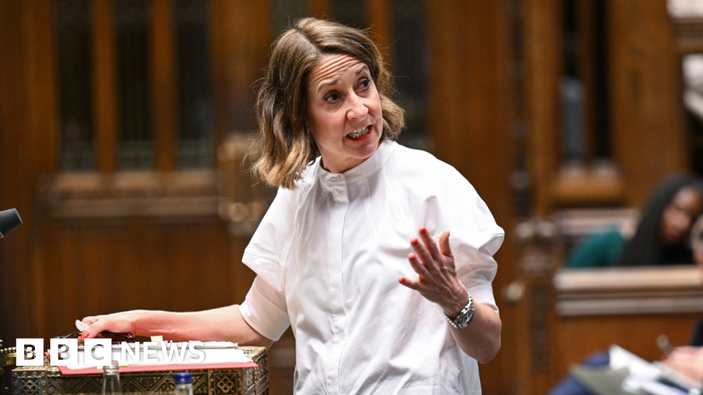 Labour MPs press Liz Kendall on rollout of benefit changes