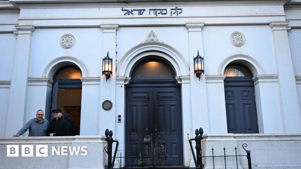 Australian PM vows ‘full force of law’ after arson attack at Melbourne synagogue