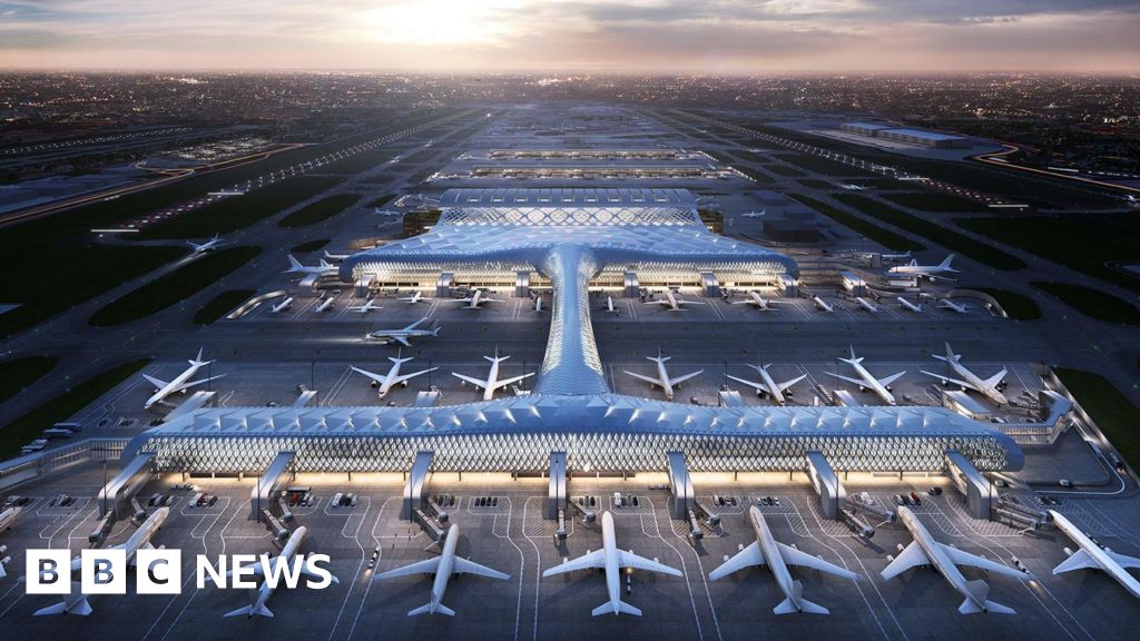 Hotel tycoon reveals Heathrow runway expansion proposal