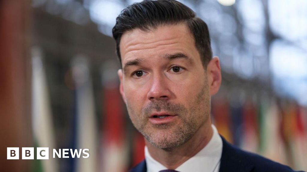 Swedish minister reveals teenage son linked to extremist groups Swedish minister reveals teenage son linked to extremist groups