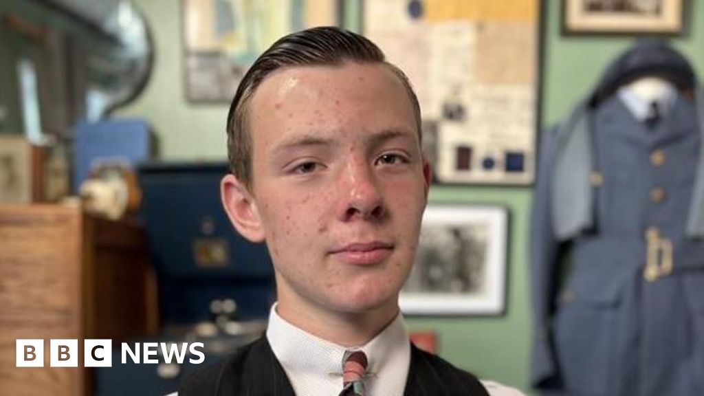 The Essex teenager living and working like it’s the 1940s