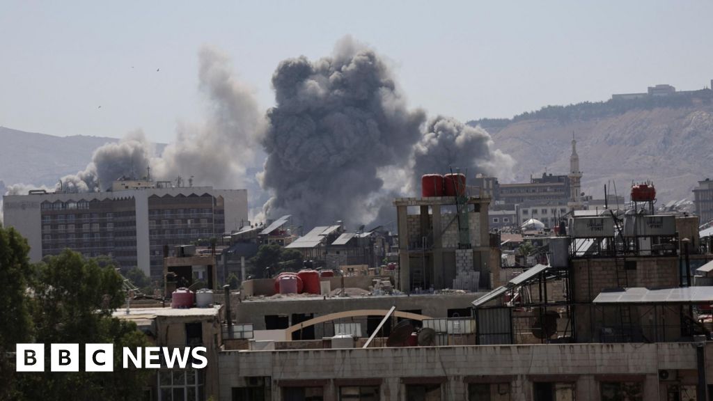 Israel strikes Damascus as fighting between government forces and Druze rages Israel strikes Damascus as fighting between government forces and Druze rages