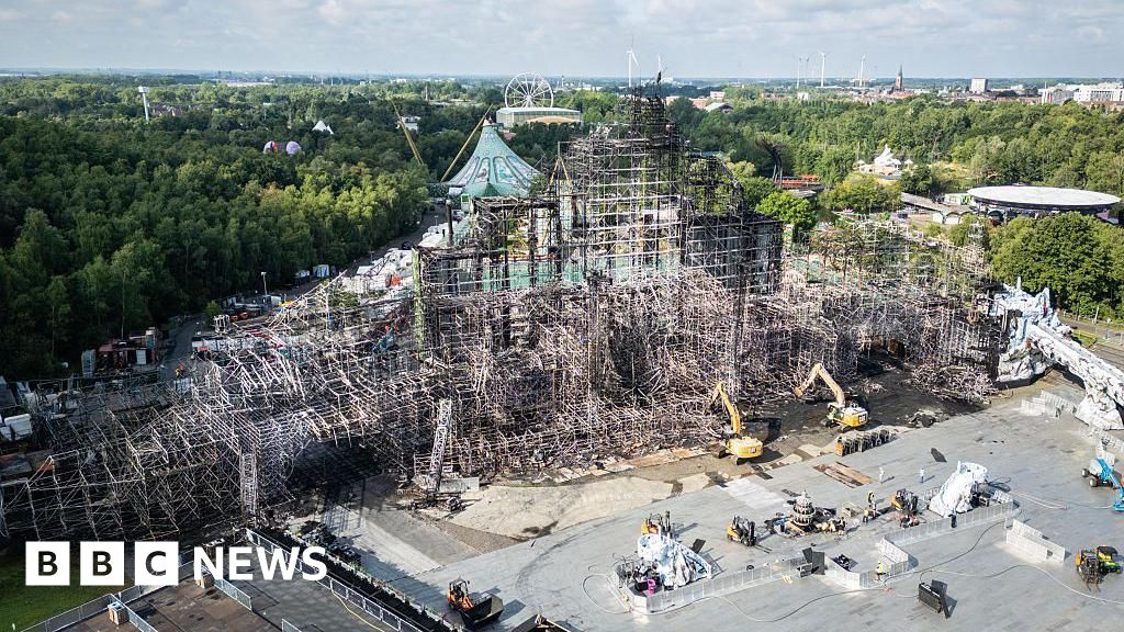 Organisers say festival will go ahead after main stage fire