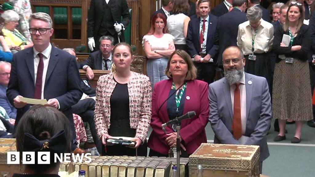 Government’s diluted welfare bill clears House of Commons