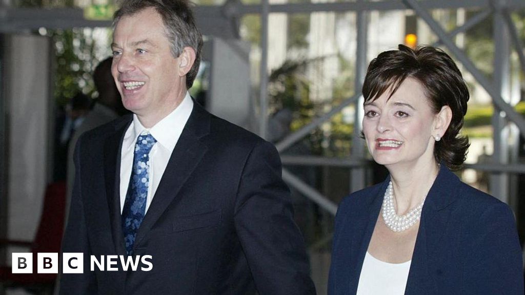 Blairs’ discount designer clothes deal caused No 10 concern, files show