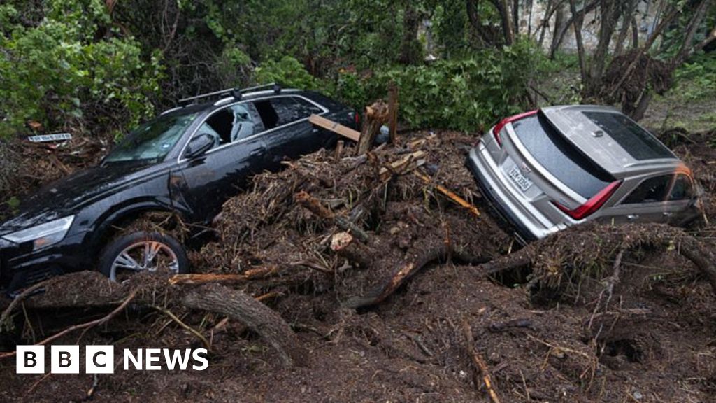 Texas floods death toll from climbs to more than 100 Texas floods death toll from climbs to more than 100