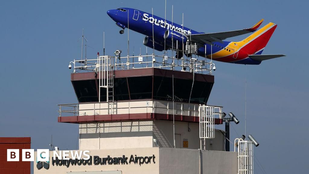Southwest flight plummets, injuring flight attendants Southwest flight plummets, injuring flight attendants