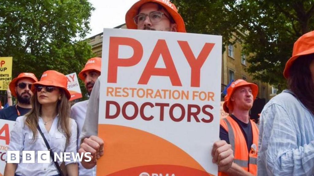 NHS seeks to defy doctor strike and keep services running
