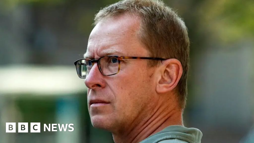 Former HSBC trader has fraud conviction overturned