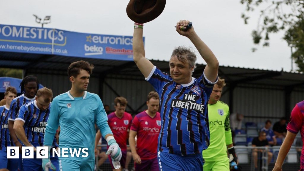Pete Doherty plays in non-league football friendly for Margate FC