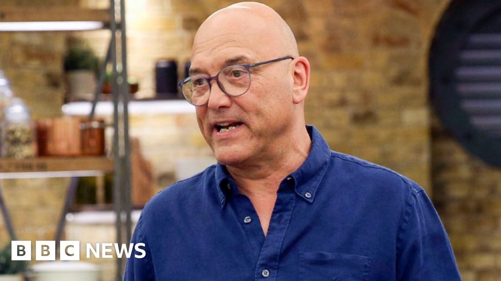 Ex-MasterChef host ‘sorry’ but says he’s ‘not a groper’ Ex-MasterChef host ‘sorry’ but says he’s ‘not a groper’