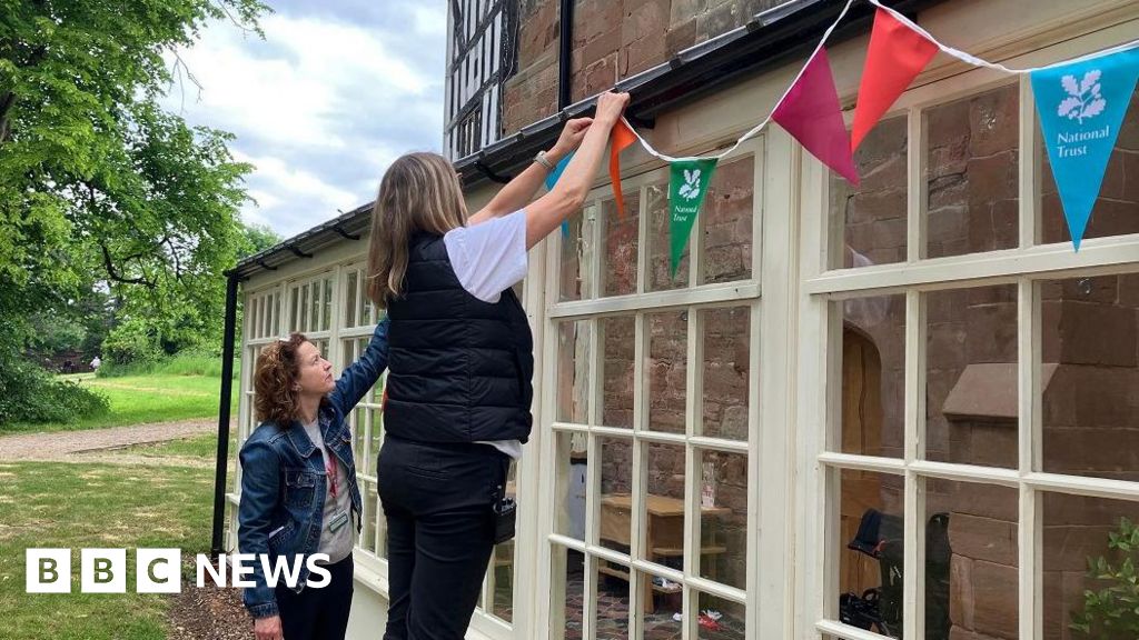 National Trust blames tax rises as cuts 550 jobs