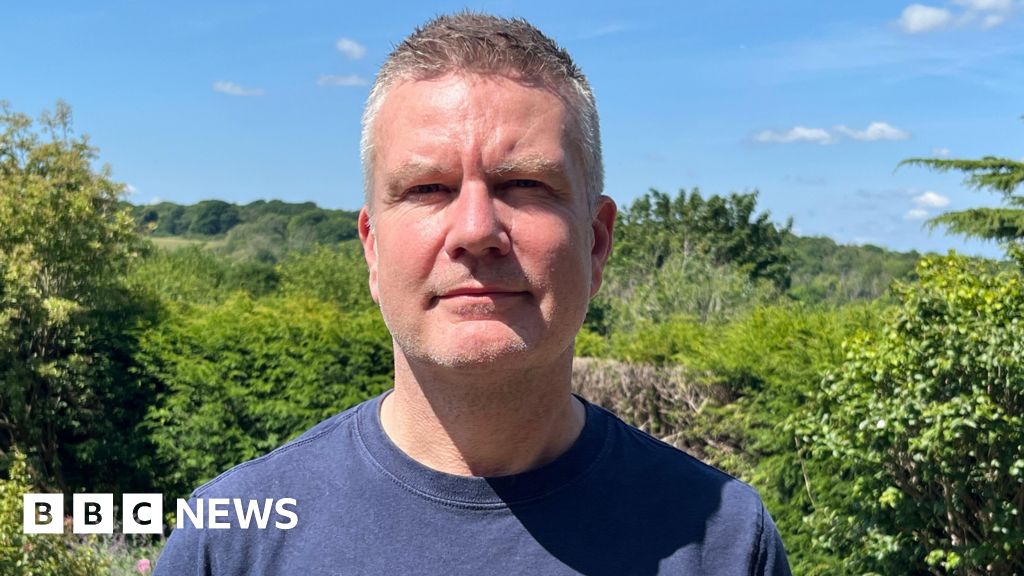 Flat owners plan legal claim over ‘secret’ insurance charges to freeholders Flat owners plan legal claim over ‘secret’ insurance charges to freeholders