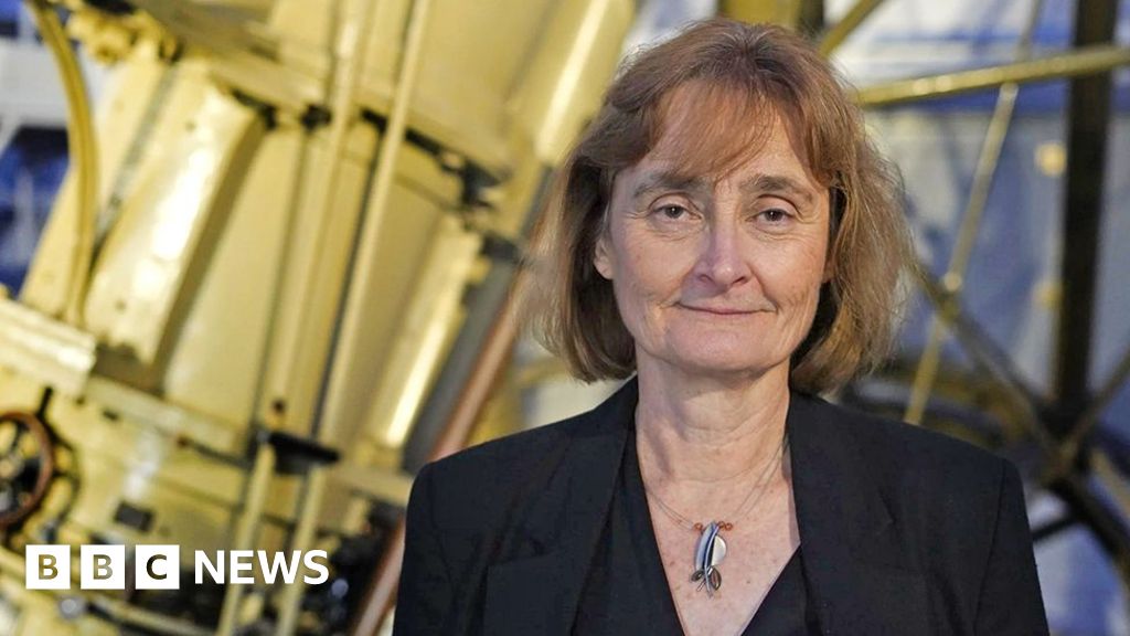 UK gets first female Astronomer Royal in 350 years UK gets first female Astronomer Royal in 350 years