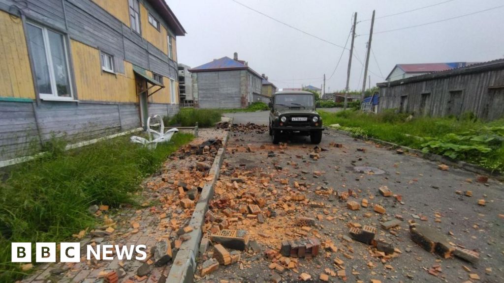 Why did the Russian mega earthquake not cause more tsunami damage? Why did the Russian mega earthquake not cause more tsunami damage?