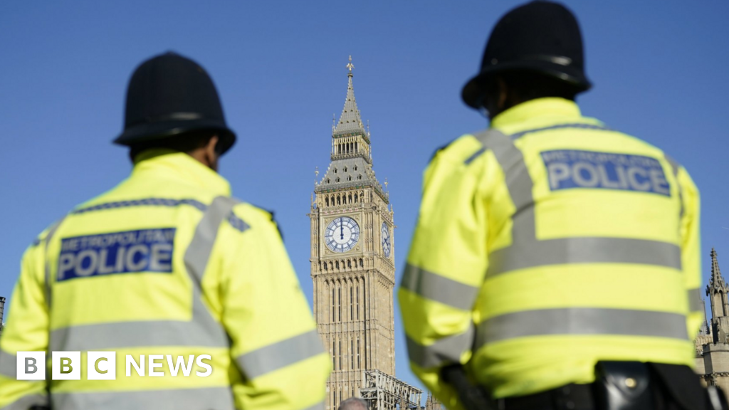 Met Police to close half its front counters following budget Met Police to close half its front counters following budget