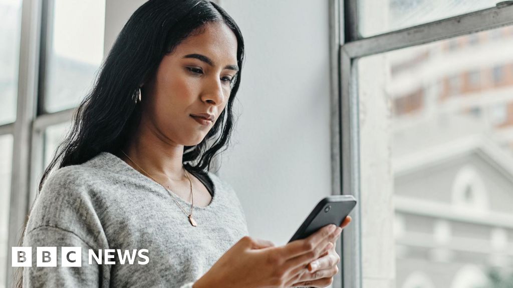 Google launches new AI search feature in UK