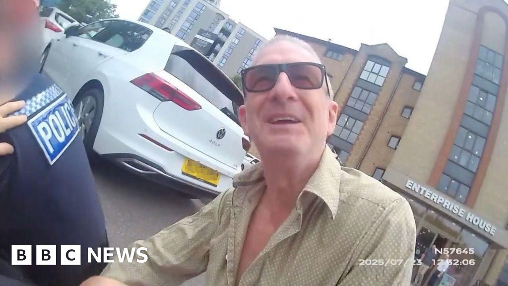 The Bill’s PC Reg Hollis helps arrest thief in Southampton