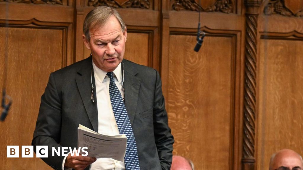 MP Rupert Lowe investigated by standards watchdog