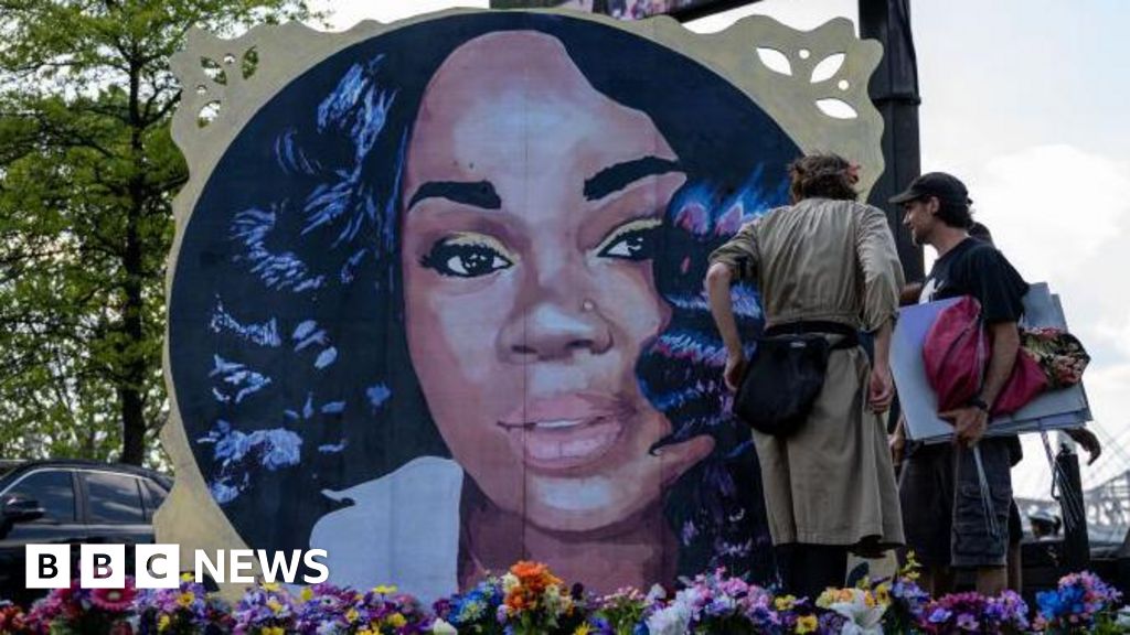 US seeks one-day prison for officer convicted in botched raid US seeks one-day prison for officer convicted in botched raid