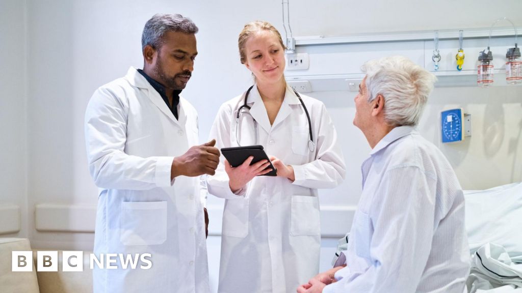 Physician associates need new job title, says review Physician associates need new job title, says review