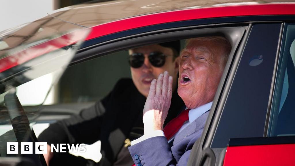 Trump calls Musk’s new political party plan ‘ridiculous’