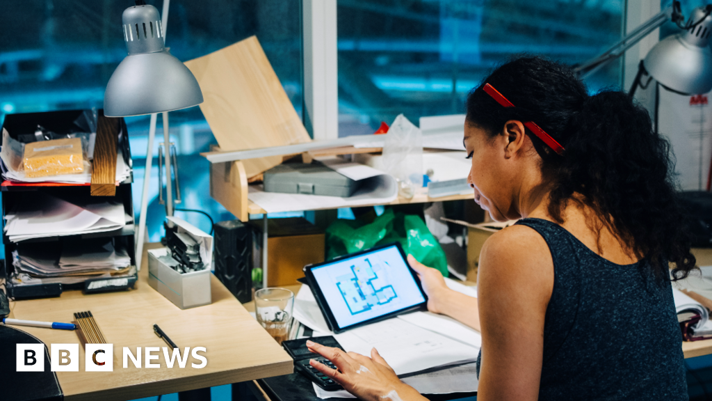 Large companies could be fined for paying suppliers late Large companies could be fined for paying suppliers late