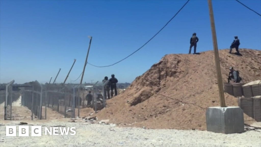 Gaza aid contractor tells BBC he saw colleagues fire on hungry Palestinians