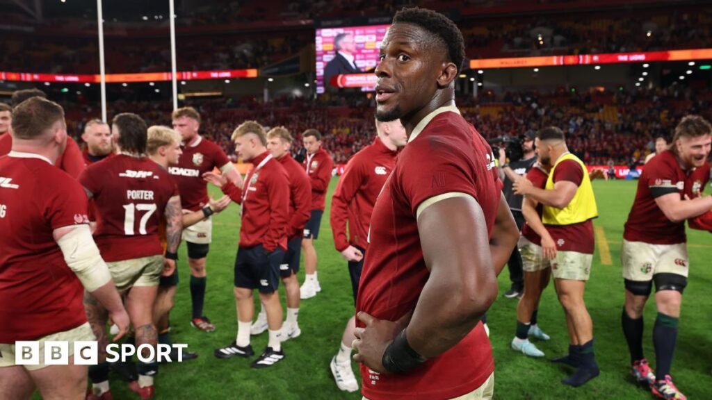 British and Irish Lions v Australia at MCG: Tourists aim to take 2-0 lead in series