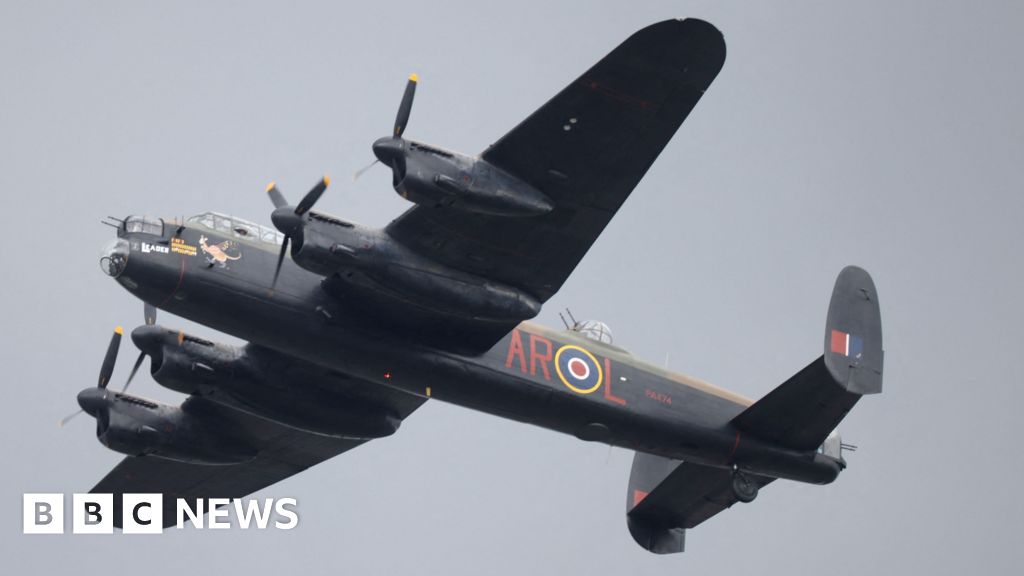BBMF Lancaster sends emergency alert after suffering engine issue