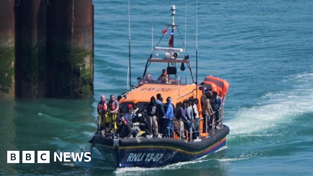 UK-France migrant deal ‘robust’ against legal challenges, Yvette Cooper says