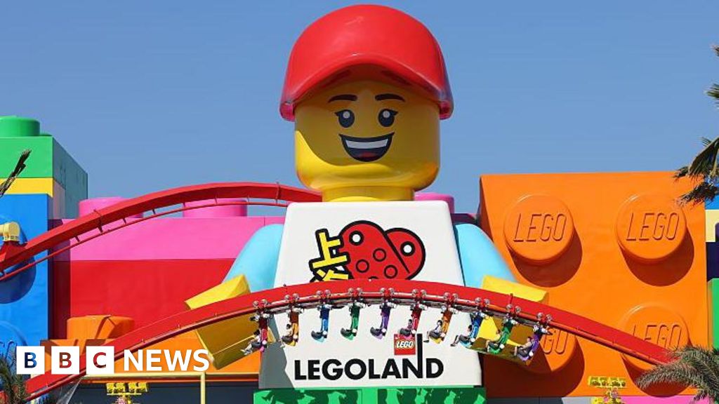 China bets on Western theme parks to lift spending