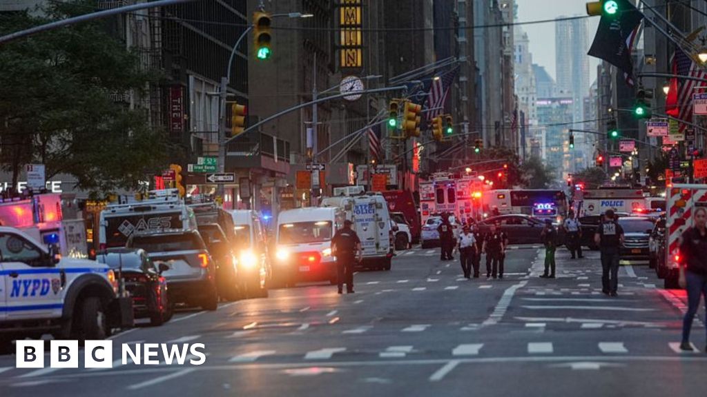 4 dead, including officer in Midtown attack