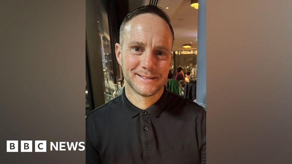 Family pay tribute to Oasis fan Lee Claydon who died at Wembley