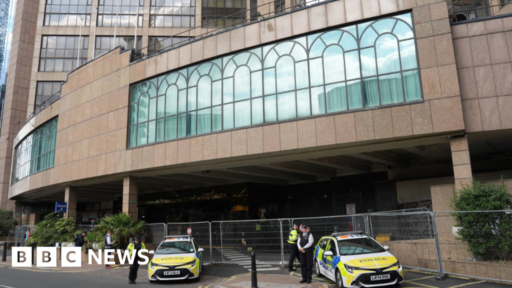 Home Office set to halve time asylum seekers spend in hotels