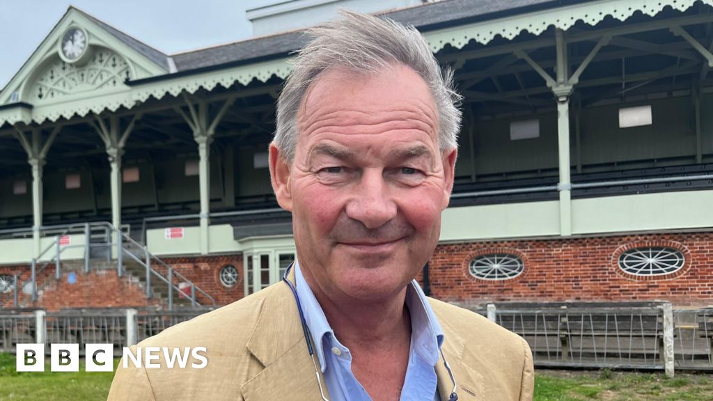 Rupert Lowe mistakes charity rowers for ‘illegal migrants’