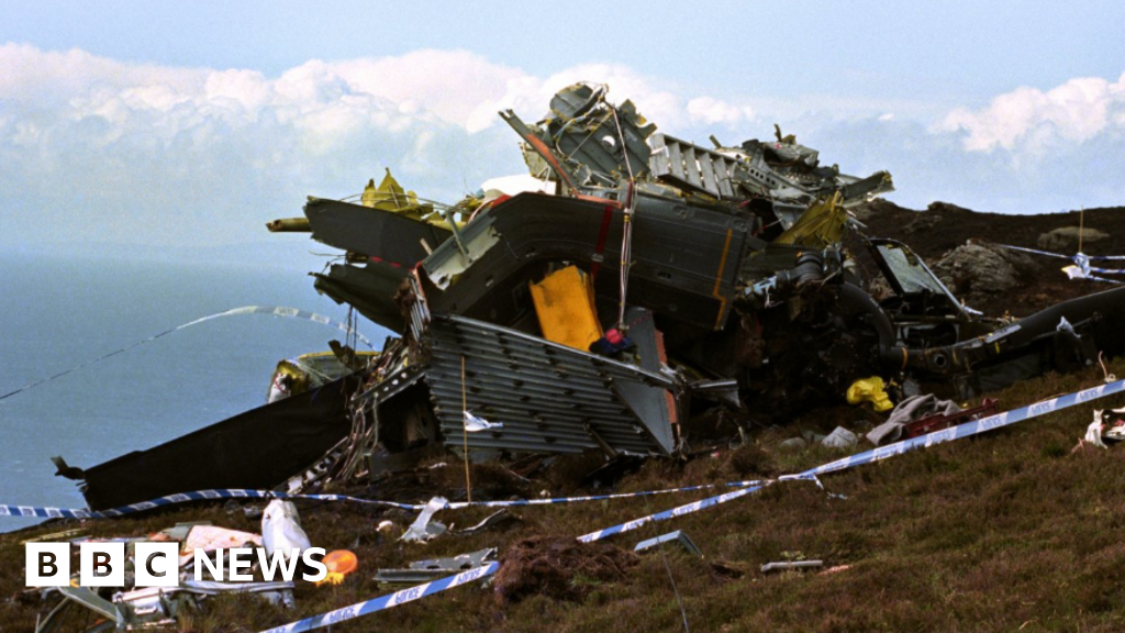 Ex-RAF test pilot says Chinook crashed on safety ‘show flight’