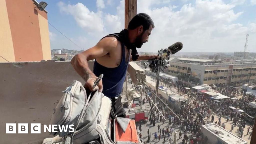 Israeli double strike on Gaza hospital