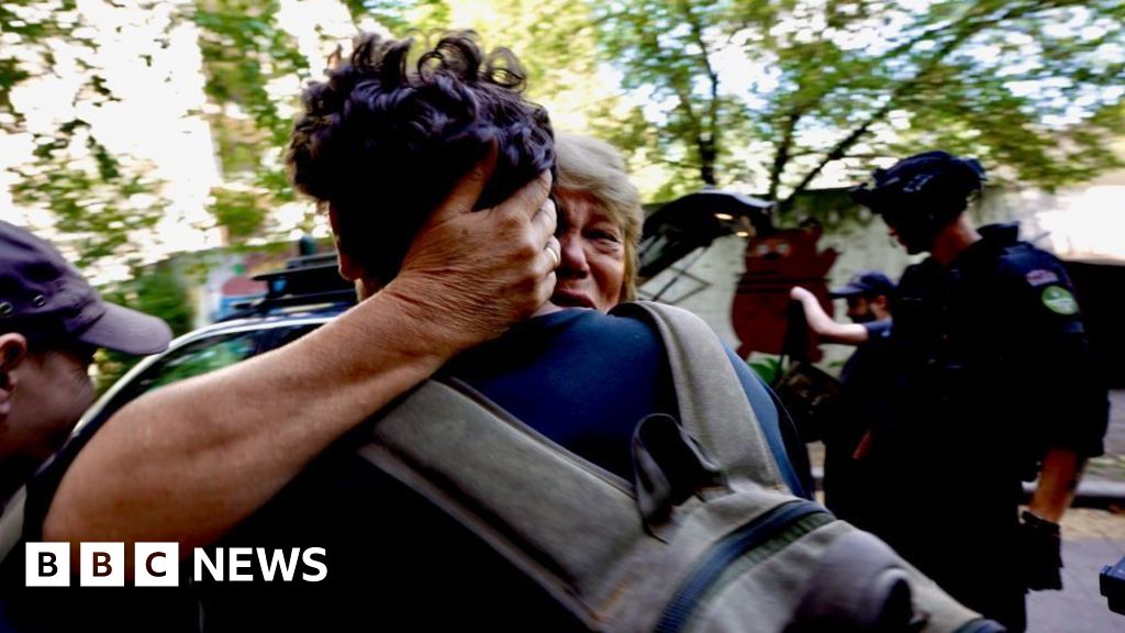 Inside Donetsk as residents flee Ukrainian region Putin wants to control Inside Donetsk as residents flee Ukrainian region Putin wants to control