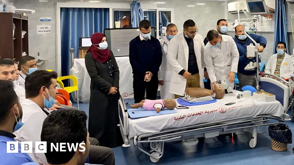 Gazan students granted approval to study in UK