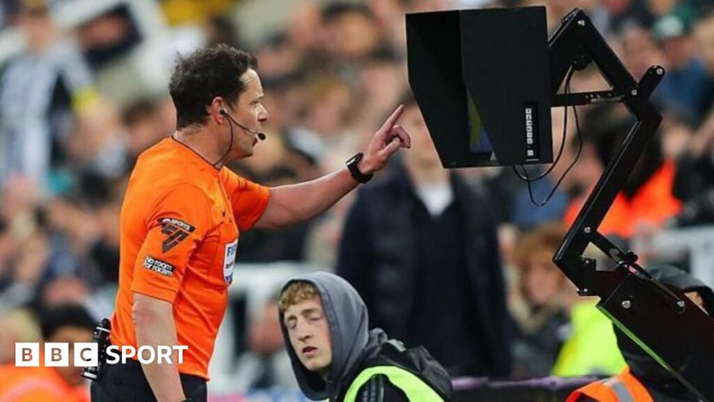 Premier League: VAR might rule on yellow cards and corners in future – Howard Webb