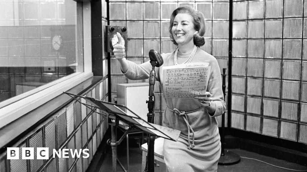Dame Vera Lynn’s audition records to be released 90 years on Dame Vera Lynn’s audition records to be released 90 years on