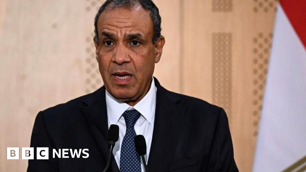 British embassy in Cairo closes temporarily after security barriers removed by authorities