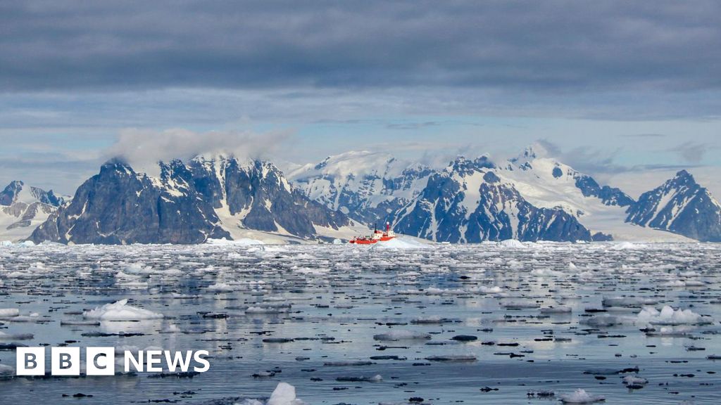 Antarctic Ocean secrets hidden in layers of seafloor mud