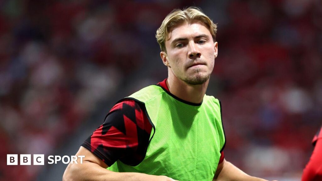 Rasmus Hojlund: Manchester United striker to be left out of Arsenal game