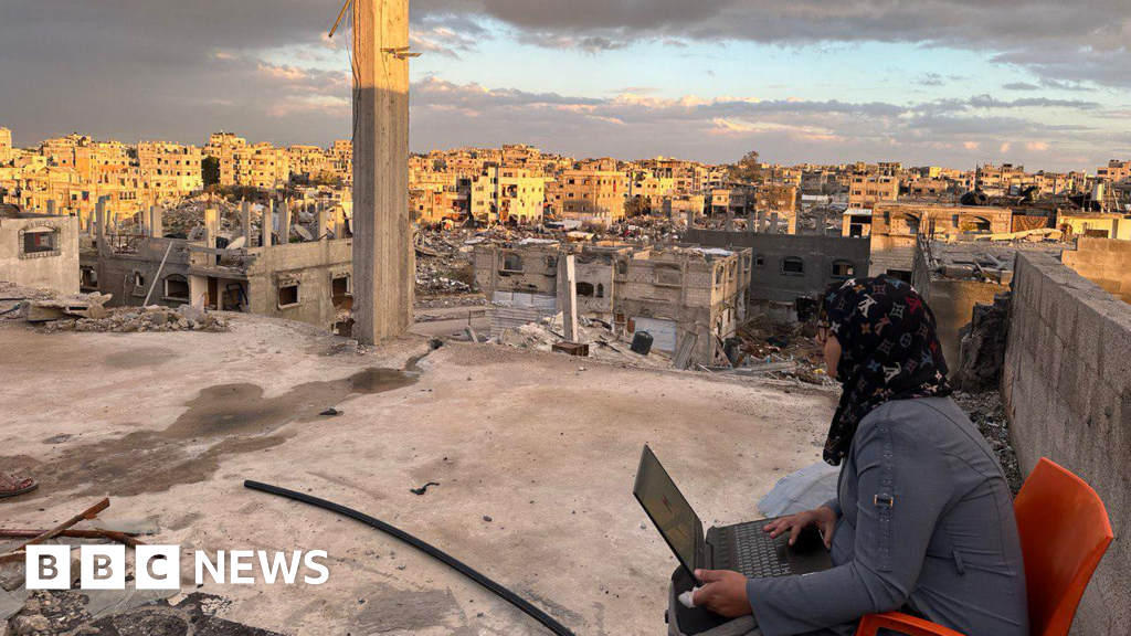 Gaza scholars await UK evacuation to pursue studies