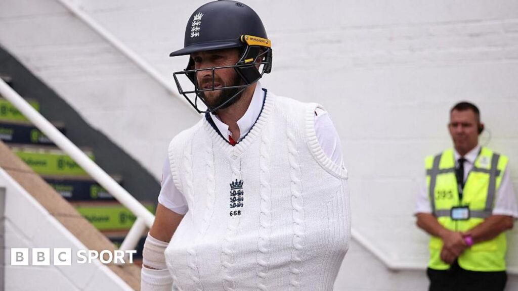 England: Chris Woakes may risk rehab over surgery to be fit for Ashes England: Chris Woakes may risk rehab over surgery to be fit for Ashes