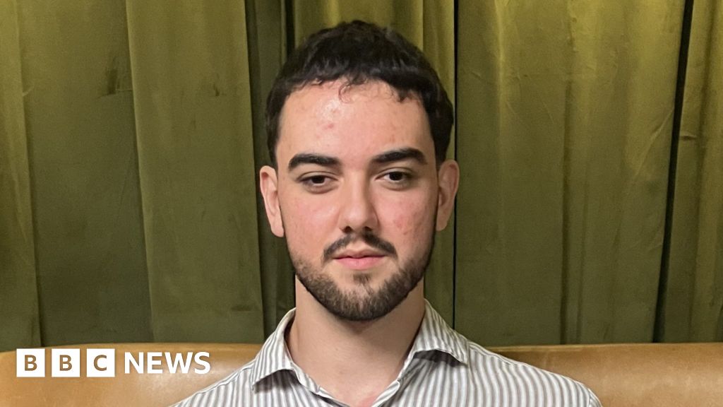 Man saw kaleidoscopic light before going blind