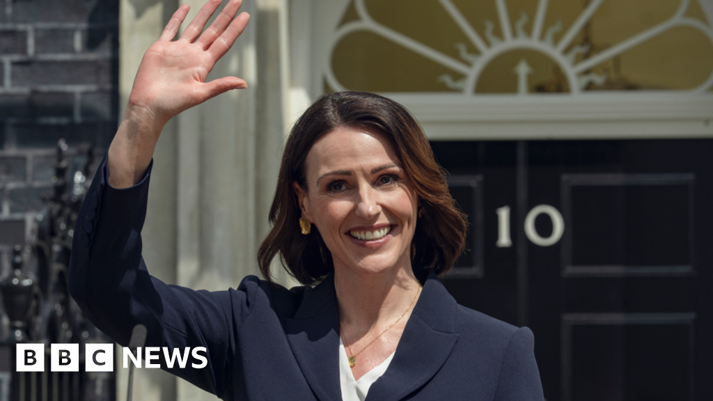 ‘Playing the Prime Minister ‘changes your perception’ of politics’ says Suranne Jones