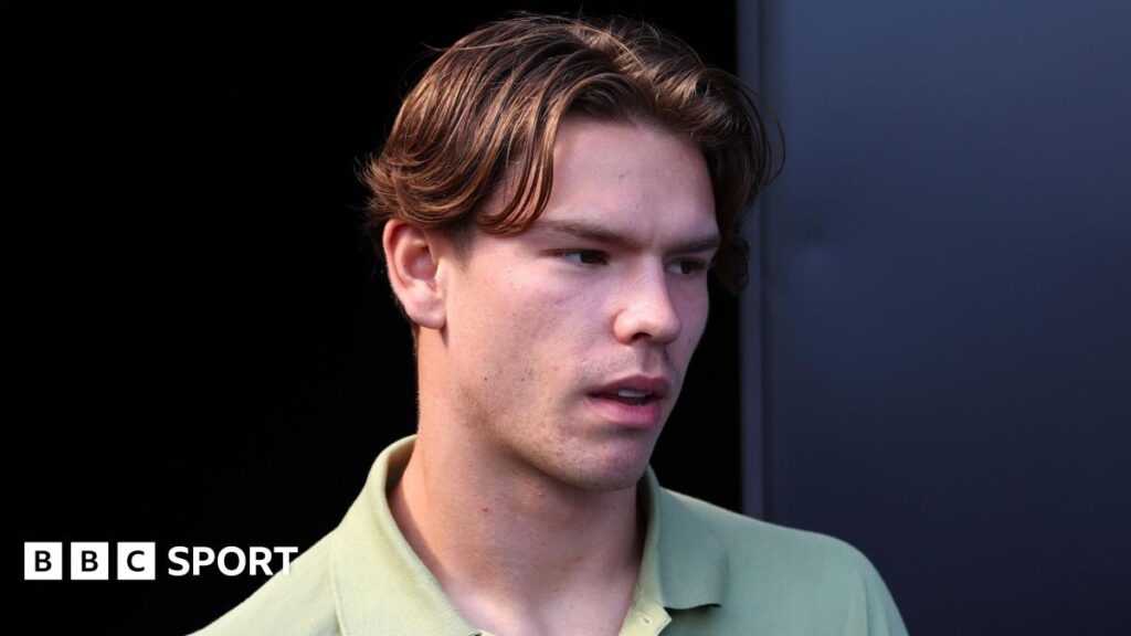 Tyler Dibling: Everton sign 19-year-old from Southampton for initial £35m plus £5m in add-ons Tyler Dibling: Everton sign 19-year-old from Southampton for initial £35m plus £5m in add-ons